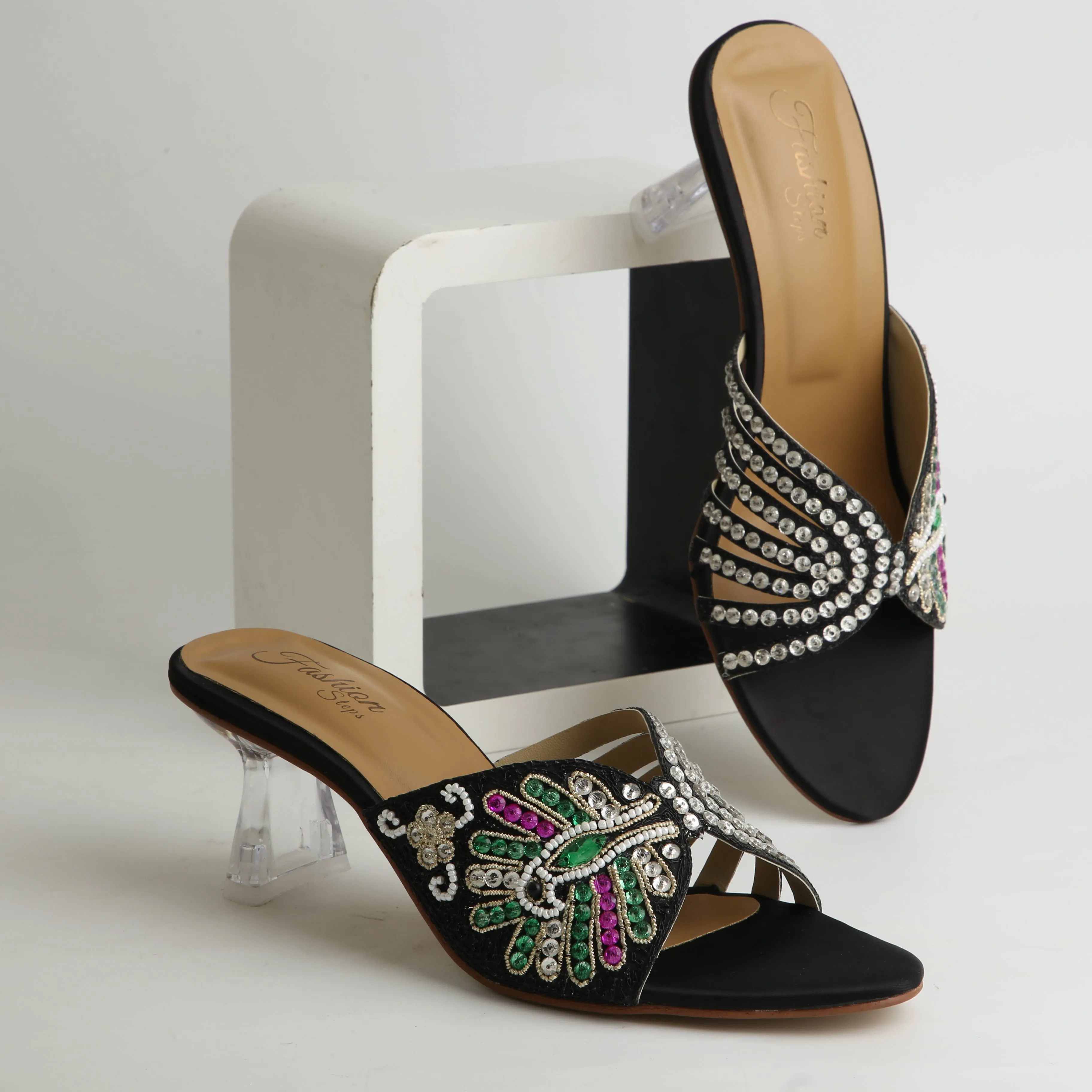 Fashion embroidery heel