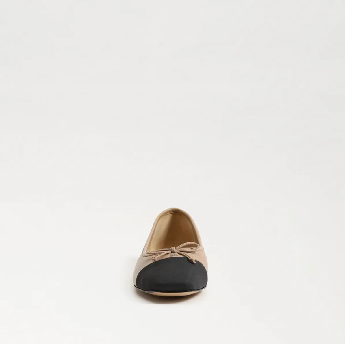 Marley Ballet Flat in Soft Beige/Black Leather