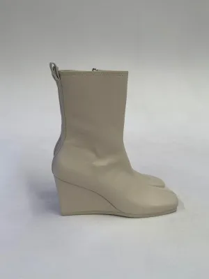 ST. AGNI Wedge Boot - Cool White