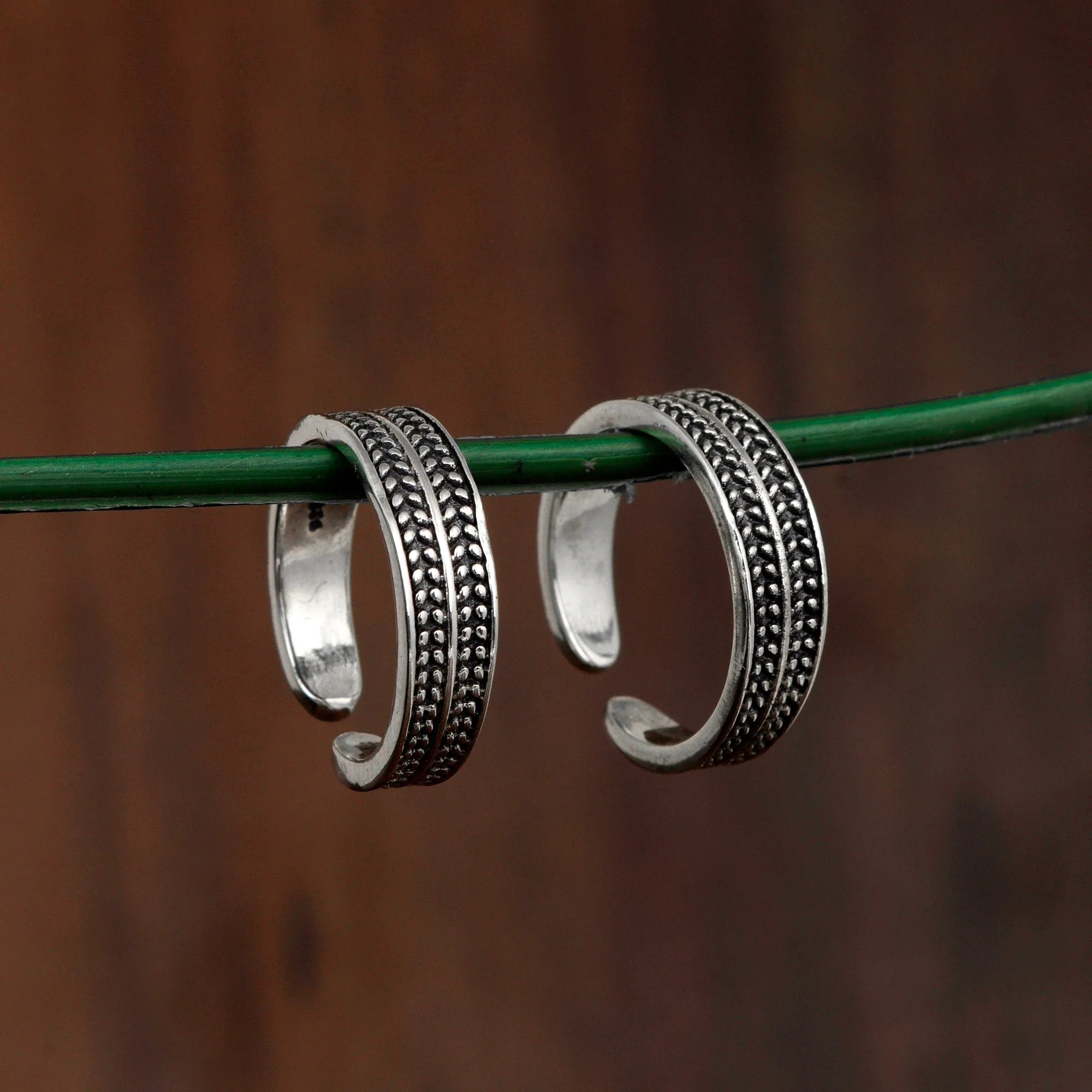 Sterling Silver Engraved Lines Oxidized Toe Ring