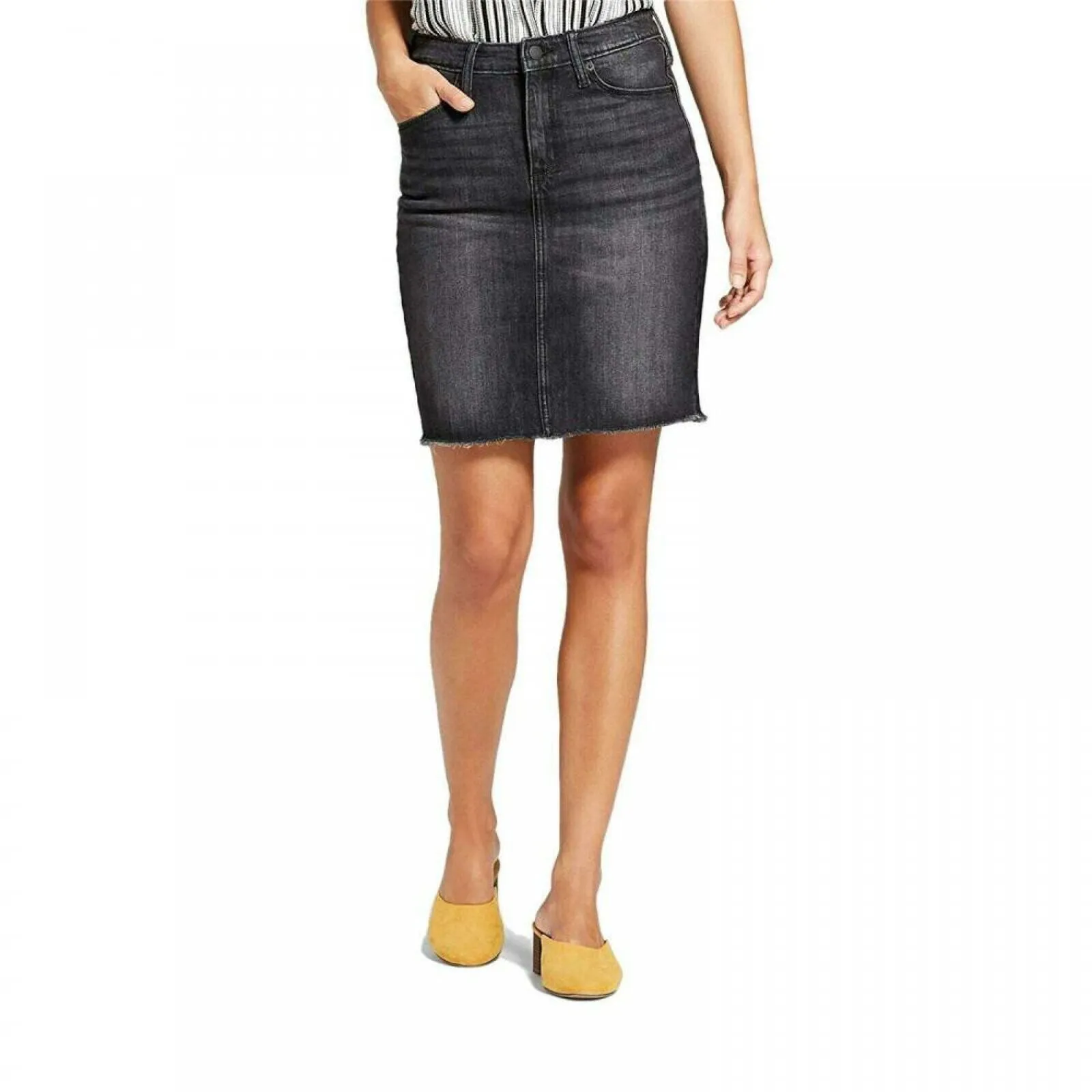 Universal Thread Women's Raw Edge 5 Pocket Denim Mini Skirt