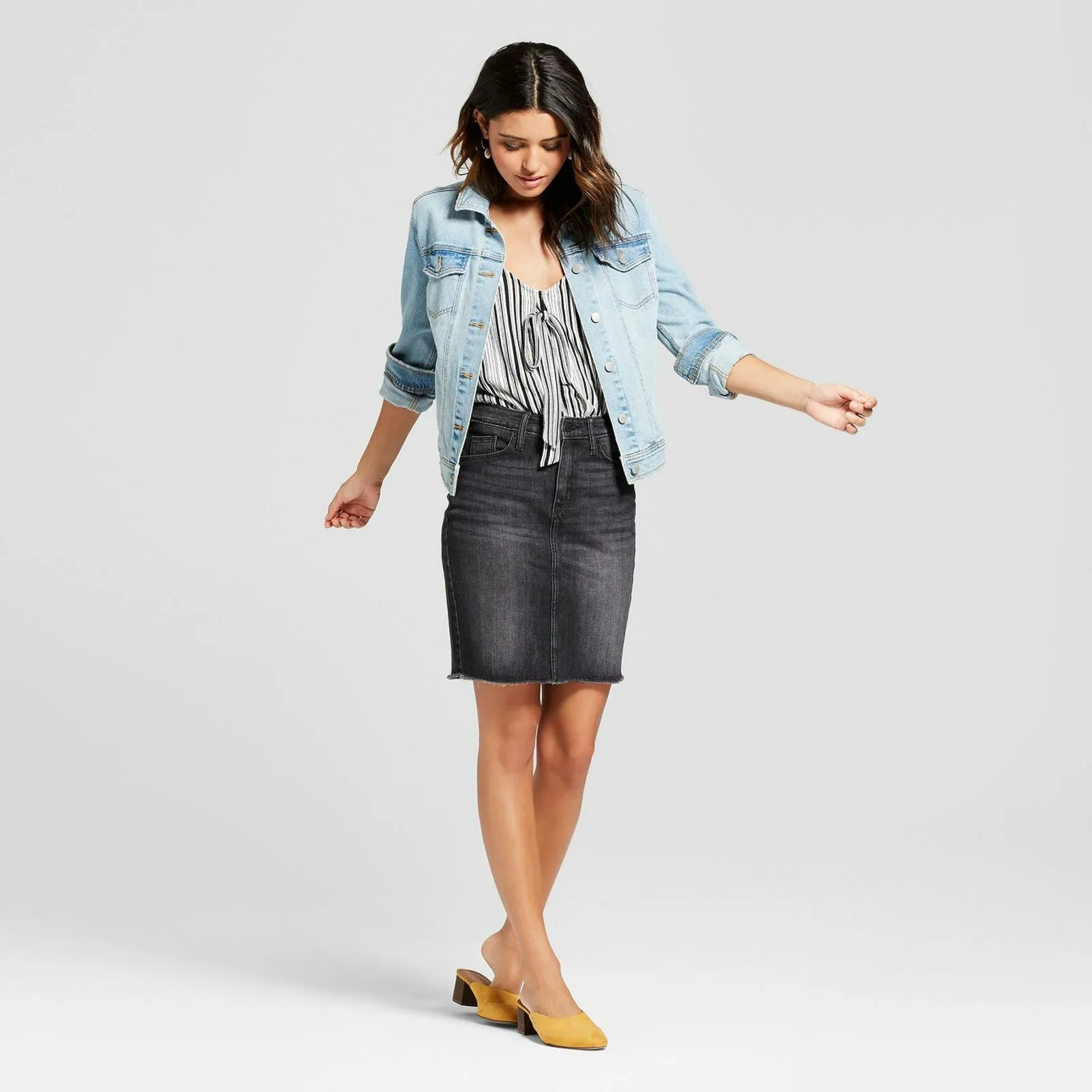 Universal Thread Women's Raw Edge 5 Pocket Denim Mini Skirt